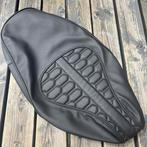 Zadelhoes Vespa Sprint Primavera audi rs custom buddydek, Info@jynkx.com, Jynkx, Nieuw, Ophalen of Verzenden