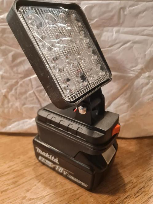 Super led lamp voor op uw Makita accu, Doe-het-zelf en Verbouw, Gereedschap | Overige machines, Ophalen of Verzenden