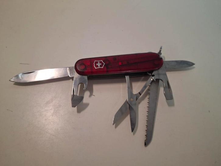 Victorinox huntsman transparant rood, Caravans en Kamperen, Kampeergereedschap, Zo goed als nieuw, Ophalen of Verzenden