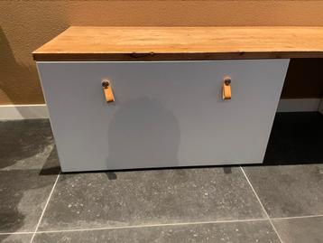 Ikea speelbak/speelhoek met gelakte plank beschikbaar voor biedingen