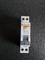 Merlin Gerin Multi9 B16 Installatieautomaat, Doe-het-zelf en Verbouw, Elektra en Kabels, Ophalen of Verzenden, Zo goed als nieuw