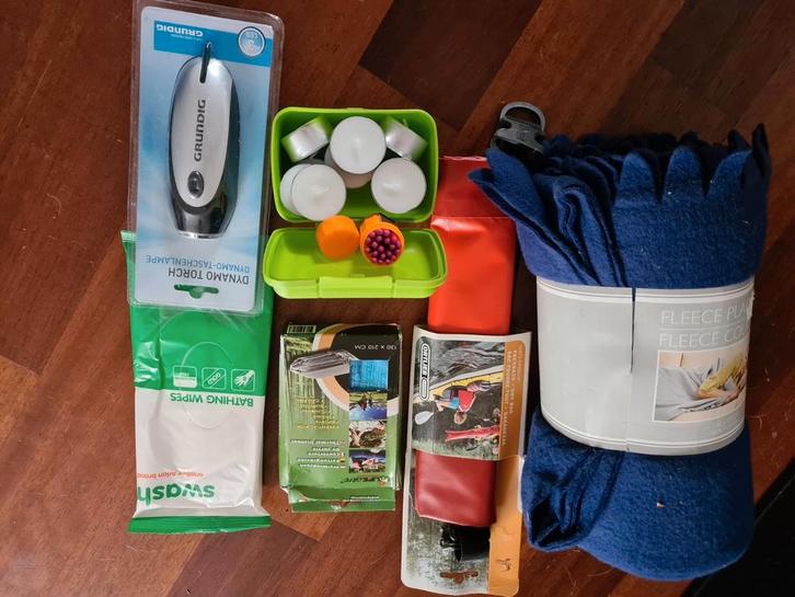 Klein noodpakket auto camper vakantie, Auto diversen, Overige Auto diversen, Ophalen of Verzenden