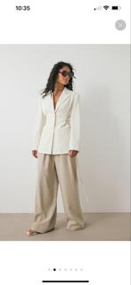 NA-KD Getailleerde Blazer Maat 42, Kleding | Dames, Beige, Maat 42/44 (L), Ophalen of Verzenden, Zo goed als nieuw