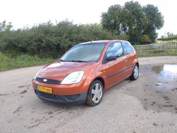 Ford Fiësta 1.25 16V 3DR 2004 Bruin Airco Trekhaak  beschikbaar voor biedingen