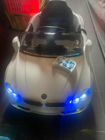 Bmw wit met nieuwe accu , in Nieuwstaat 75€ beschikbaar voor biedingen