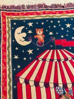 Leuke grand foulard met afbeelding circus 166 / 120, Huis en Inrichting, Woonaccessoires | Plaids en Woondekens, Gebruikt, Etten-Leur