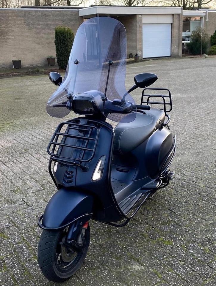 Vespa Sprint 2017 Midnight Blue Full Option, Fietsen en Brommers, Scooters | Vespa, Gebruikt, Vespa S, Maximaal 25 km/u, Benzine