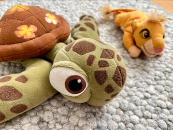 Disney Finding Nemo Squirt en Lion King Simba knuffels   beschikbaar voor biedingen