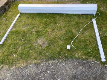 Wit electrisch rolluik 194x110 beschikbaar voor biedingen