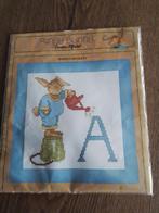 Borduurpakketje van funny bunny letter A, Ophalen of Verzenden, Nieuw, Handborduren, Borduurpakket