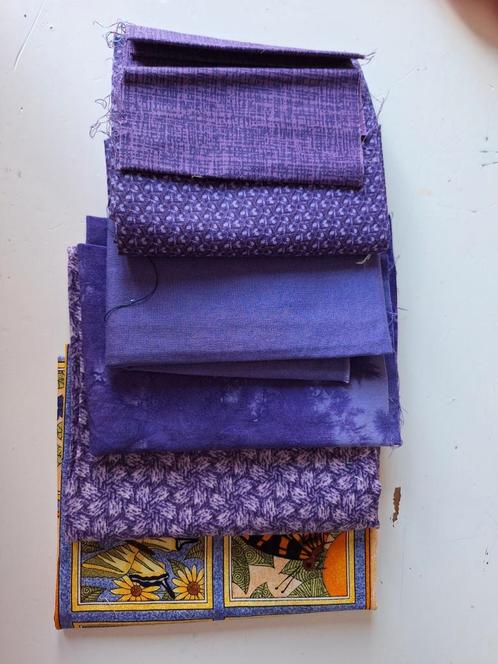 Quilt scrap lapjes paars bloem  vlinders, Hobby en Vrije tijd, Stoffen en Lappen, Nieuw, Katoen, 30 tot 120 cm, 30 tot 200 cm
