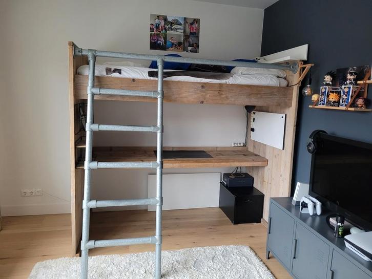 Steigerhouten Hoogslaper met Bureau - Zeer Goede Staat, Huis en Inrichting, Slaapkamer | Bedden, Zo goed als nieuw, Eenpersoons