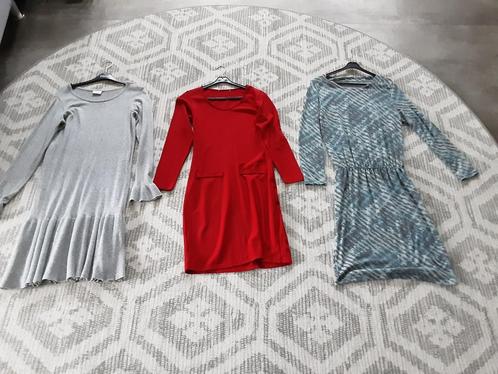 Mooie, zachte jurk van het merk Vila - Maat M - Kleur grijs, Kleding | Dames, Jurken, Zo goed als nieuw, Maat 38/40 (M), Grijs
