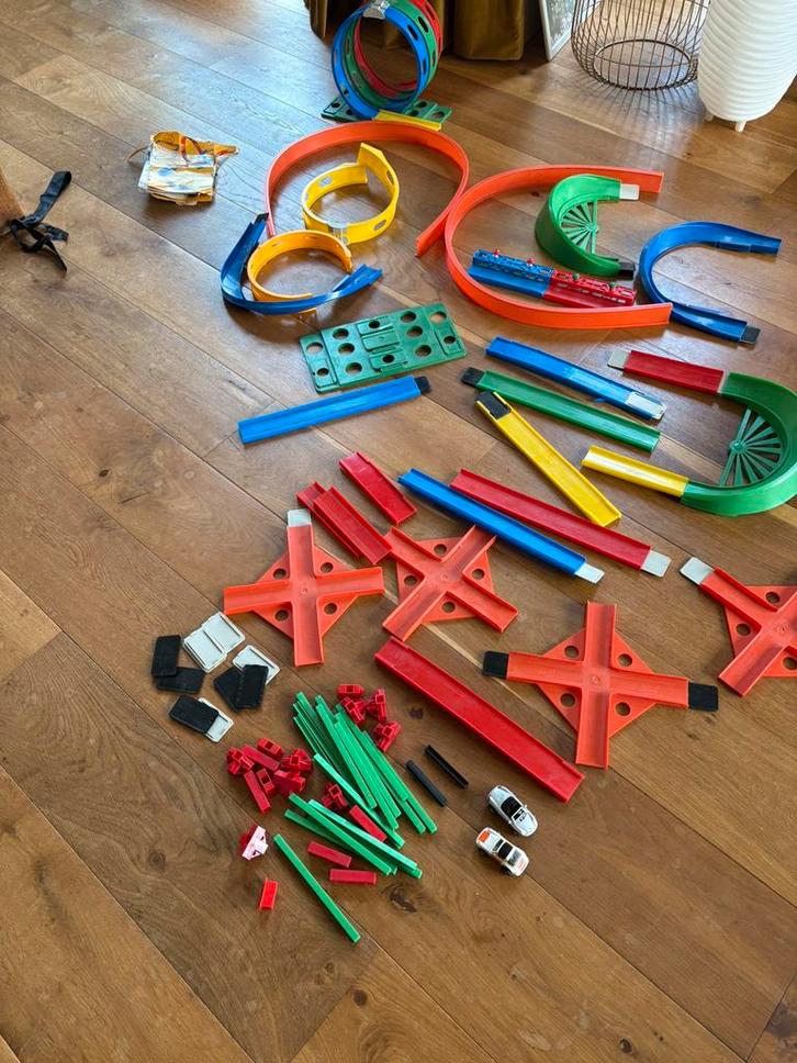 Darda racebaan inclusief autootjes, Kinderen en Baby's, Speelgoed | Racebanen, Gebruikt, Elektrisch, Overige merken, Ophalen