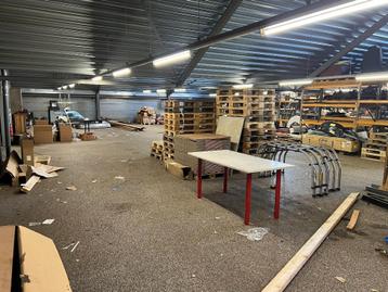 2 Showrooms/opslagruimte boven te huur  beschikbaar voor biedingen