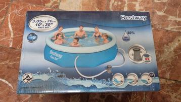 Bestway zwembad rond 305 incl pomp nieuw in doos beschikbaar voor biedingen