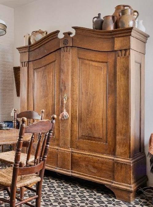 Antieke massief eiken Oost Nederlandse kast €400, Antiek en Kunst, Antiek | Meubels | Kasten, Ophalen