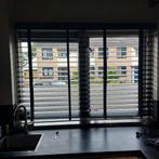 Mooie Veneta houten Jaloezieën, Ophalen, Zwart, Modern strak, 50 tot 100 cm