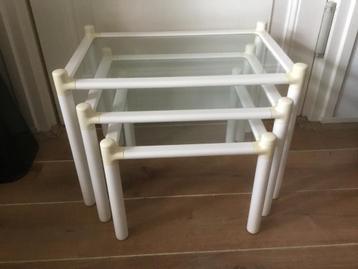 Vintage nesting tables, bijzettafeltjes. beschikbaar voor biedingen