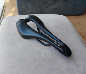 zadels
Selle Italia SLR TM Superflow S3 Zadel Zwart beschikbaar voor biedingen