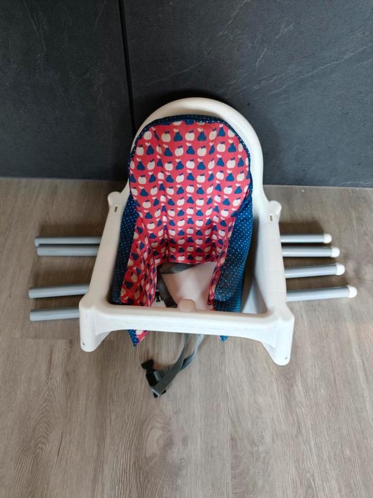 Ikea Antilop Eetstoel met Kussen en blad, Kinderen en Baby's, Kinderstoelen, Gebruikt, Meegroeistoel, Aanschuifbaar, Afneembaar eetblad