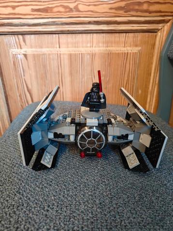 8017 darth vader's TIE fighter beschikbaar voor biedingen