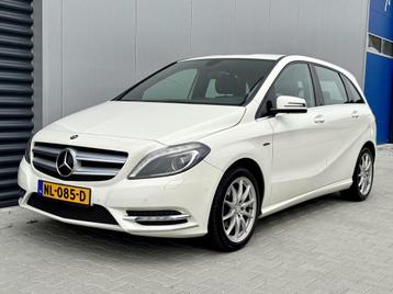 Mercedes B-klasse 180 Ambition | Xenon | Clima | Lage KM ! beschikbaar voor biedingen