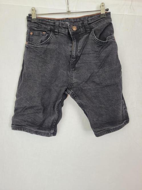 Stoere zwarte korte spijkerbroek mt 146/152 River Island, Kinderen en Baby's, Kinderkleding | Maat 146, Zo goed als nieuw, Jongen
