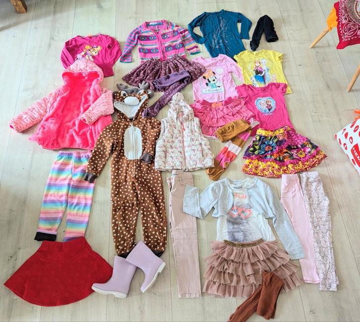 Leuke winter kledingpakket meisje 116-122 jas kaplaarzen, Kinderen en Baby's, Kinderkleding | Kinder-kledingpakketten, Zo goed als nieuw