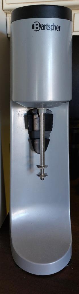 Blender met 3 roestvrij stalen bekers.  beschikbaar voor biedingen