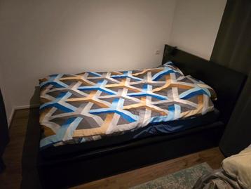Zwart IKEA bed 140x200 met lades beschikbaar voor biedingen