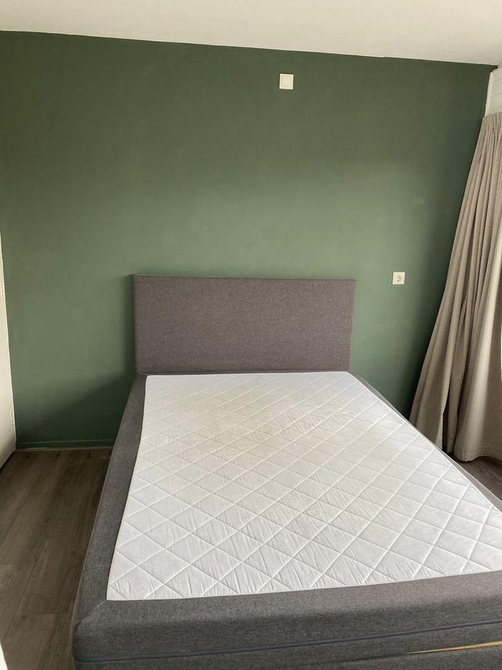 Emma Boxspring met Matras 140x200, Huis en Inrichting, Slaapkamer | Bedden, Gebruikt, Twijfelaar, 140 cm, 200 cm, Stof, Grijs