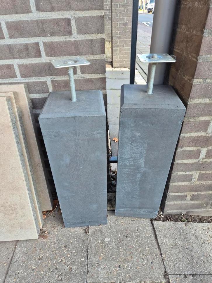 Betonnen palen met bevestigingsplaat, Tuin en Terras, Tuinhekken en Hekwerk, Nieuw, Overige typen, Overige materialen, Ophalen