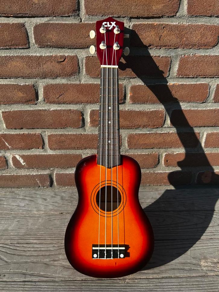 CLX Calista sunburst sopraan ukulele 21inch, Muziek en Instrumenten, Snaarinstrumenten | Overige, Zo goed als nieuw, Ukelele, Ophalen