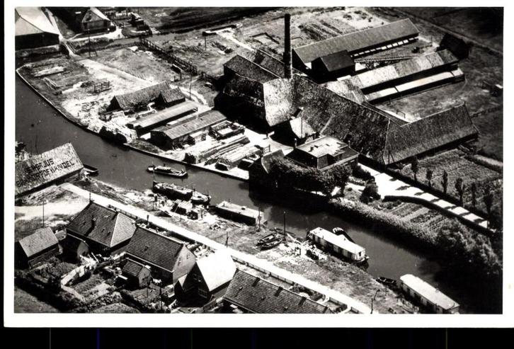 Makkum (Fr.), FOTOKAART Panorama Fabrieksterrein, ca. 1948, Verzamelen, Ansichtkaarten | Nederland, Ongelopen, Friesland, 1940 tot 1960