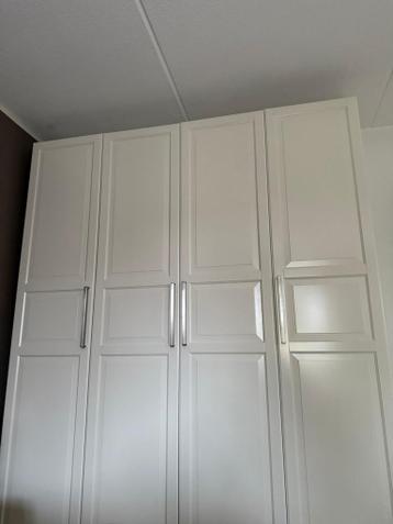 IKEA Pax kledingkast - 200cm breed - afbeelding 1