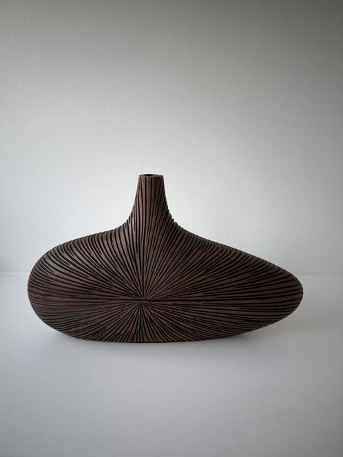 Vaas Tina Bruin L - Merk Pot & Vaas, Huis en Inrichting, Woonaccessoires | Vazen, Nieuw, Overige kleuren, Minder dan 50 cm, Overige materialen