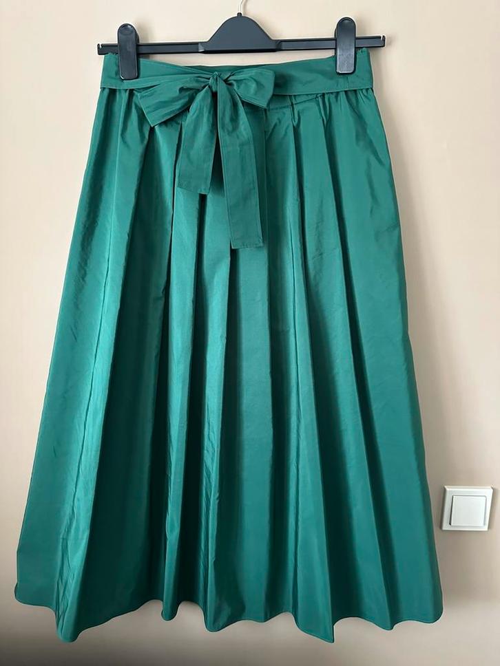 Max Mara - Midi rok - mt 42 - Groen - Plooien - Zgan, Kleding | Dames, Rokken, Zo goed als nieuw, Maat 42/44 (L), Groen, Onder de knie