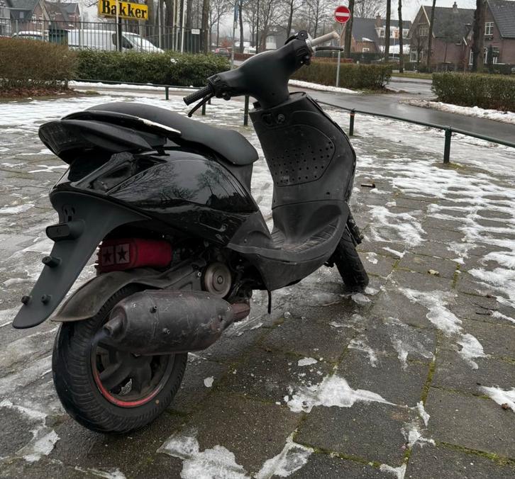 Piaggio zip 172cc tekoop kenteken!, Fietsen en Brommers, Scooters | Piaggio, Zo goed als nieuw, Overige modellen, Tweetakt, Ophalen