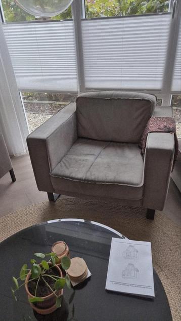 Comfortabele lederen fauteuil beschikbaar voor biedingen