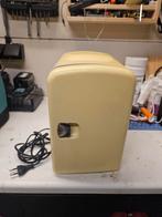 Mini Koelkastje - 6 Blikjes - Koelen & Verwarmen, Witgoed en Apparatuur, Koelkasten en IJskasten, Ophalen of Verzenden, Minder dan 75 liter