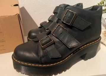 Dr martens 38 beschikbaar voor biedingen