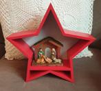 Vintage rode houten kerstster met kerstkribbe erin., Diversen, Kerst, Ophalen of Verzenden, Zo goed als nieuw