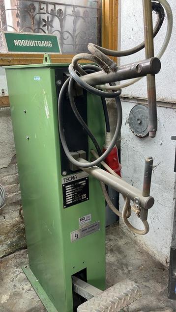 TECNA watergekoelt  Puntlasmachine krachtstroom beschikbaar voor biedingen