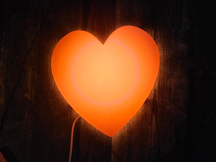 IKEA Upplyst led wandlamp hart, Huis en Inrichting, Lampen | Wandlampen, Zo goed als nieuw, Ophalen