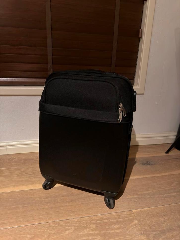 HEMA handbagage koffer met USB en laptopvak, Sieraden, Tassen en Uiterlijk, Koffers, Gebruikt, Hard kunststof, 50 tot 60 cm, 35 tot 45 cm