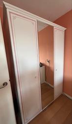 Prachtige driedeurs kast voor meidenkamer, Huis en Inrichting, Kasten | Kledingkasten, Ophalen, Gebruikt, 25 tot 50 cm