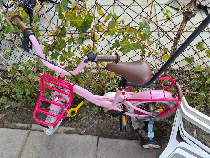 Roze kinderfiets 14 inch met zijwieltjes, Fietsen en Brommers, Fietsen | Meisjes, Gebruikt, 14 inch of minder, Handrem, Ophalen