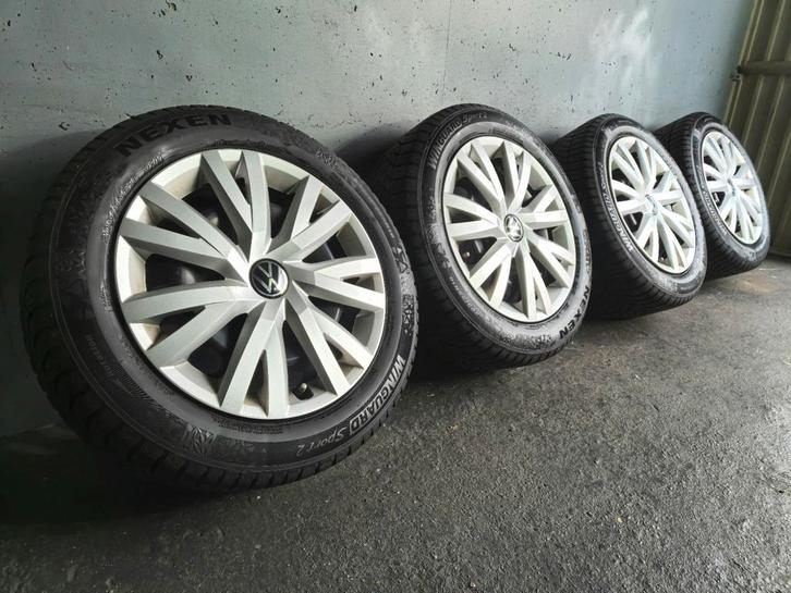 5x112/ 16inch ORGINEEL VW WINTERSET MET WIELDOPPEN 205 55 16, Auto diversen, Wieldoppen, Zo goed als nieuw, Ophalen