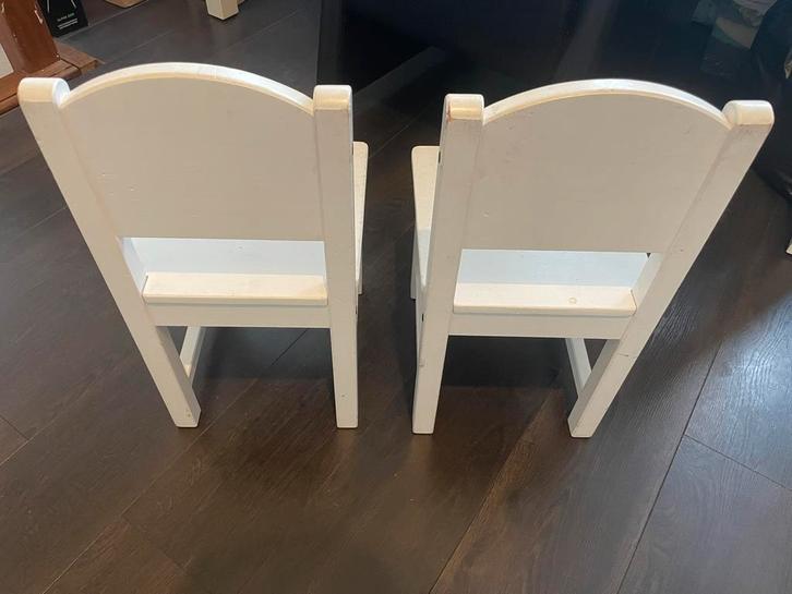 Wit Kindertafel met 2 Stoeltjes, Kinderen en Baby's, Kinderkamer | Tafels en Stoelen, Gebruikt, Tafel(s) en Stoel(en), Ophalen